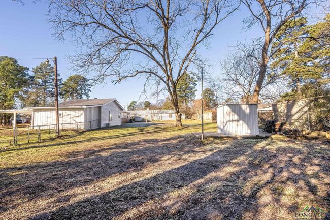 2210 E Harold St, House other with 4 bedrooms, 2 bathrooms and null parking in Gladewater TX | Image 24