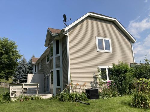 1400 Sunnydale Circle, West Bend, WI, 53090 | Card Image