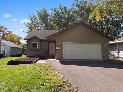 905 4th Ave N, Sauk Rapids, MN, 56379-2211 | Card Image