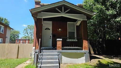 5209 S Broadway, Saint Louis, MO, 63111-2020 | Card Image