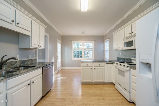 012_ Kitchen | Image 12