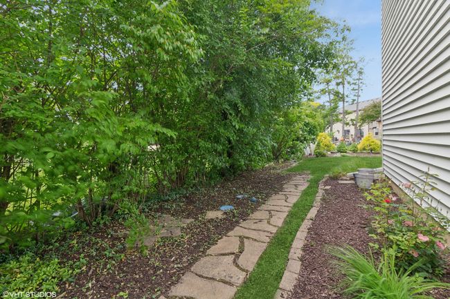 181 Campbell Dr, House other with 3 bedrooms, 2 bathrooms and 1 parking in Bolingbrook IL | Image 17