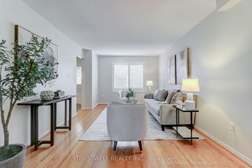 224 Hollingham Road, Markham, ON, L3R8K3 | Card Image