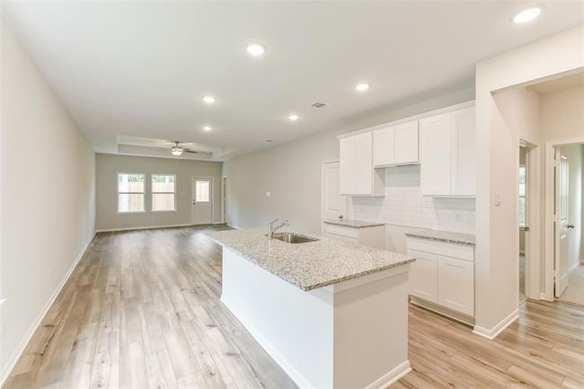 2113 Caney Creek Ln, House other with 3 bedrooms, 2 bathrooms and 2 parking in Conroe TX | Image 5