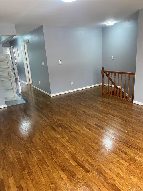 1125 Gipson St, Far Rockaway, NY, 11691-2410 | Card Image