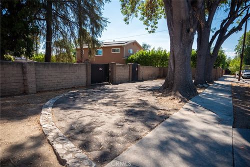 13408 Burton St, Panorama City, CA, 91402-5506 | Card Image