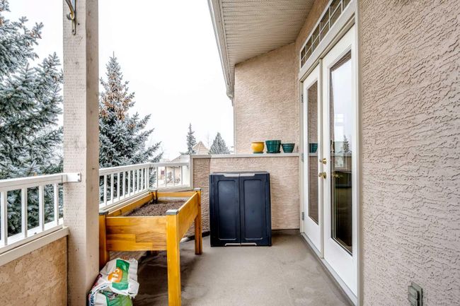 2114 Patterson View Sw, Home with 2 bedrooms, 2 bathrooms and 1 parking in Calgary AB | Image 24
