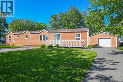 131 Loudun Ave, Shippagan, NB, E8S1X4 | Card Image