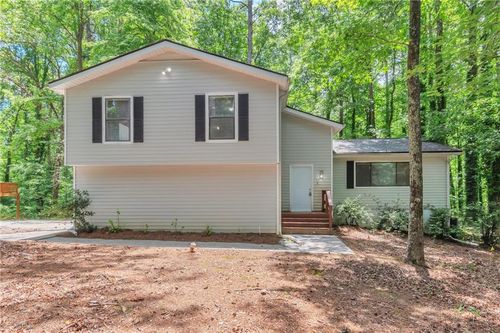 5215 Mainstreet Park Dr, Stone Mountain, GA, 30088-2407 | Card Image