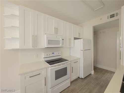 apt-813-7950 Preserve Cir, NAPLES, FL, 34119-6743 | Card Image