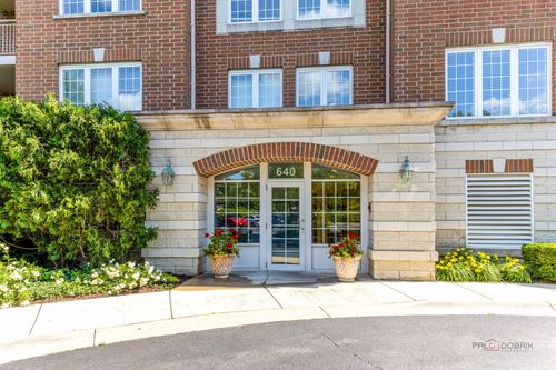 apt-306-640 Robert York Ave, Deerfield, IL, 60015-4314 | Card Image