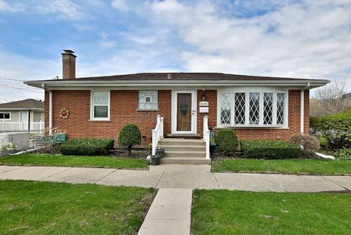 10301 Panoramic Dr, Franklin Park, IL, 60131-1519 | Card Image