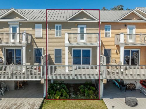 9 Mashes Sands Rd, Ochlockonee Bay, FL, 32346-2759 | Card Image