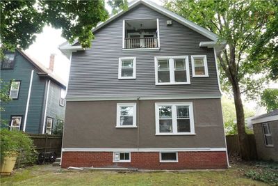 8 Glendale Avenue, Home with 6 bedrooms, 3 bathrooms and 2 parking in Providence RI | Image 3