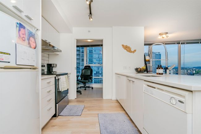 1708 - 111 W Georgia Street, Condo with 2 bedrooms, 2 bathrooms and 1 parking in Vancouver BC | Image 5