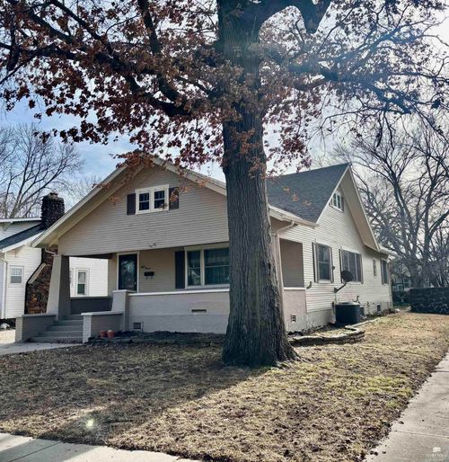 811 Nw 2nd St, Abilene, KS, 67410-3309 | Card Image