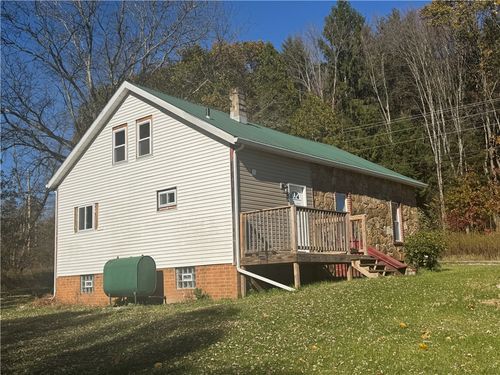 2505 Parkwood Rd, Shelocta, PA, 15774-8004 | Card Image