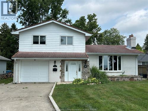 90 Harbourview, Kingsville, ON, N9Y2J2 | Card Image