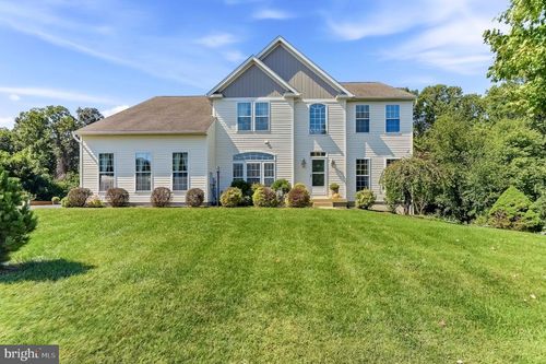 930 Hillcrest Dr, Kinzers, PA, 17535-9620 | Card Image