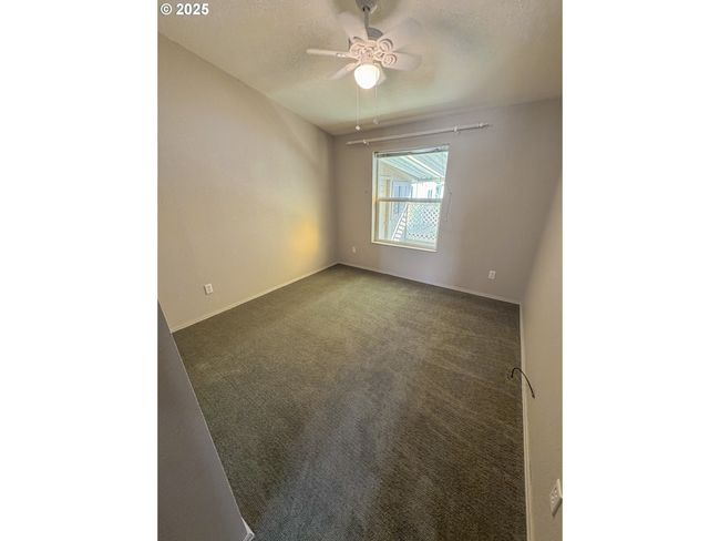 UNIT-13 - 3355 N Delta Hwy, House other with 3 bedrooms, 2 bathrooms and null parking in Eugene OR | Image 19