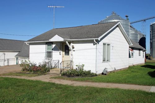 307 2nd St Se, Tripoli, IA, 50676-7834 | Card Image
