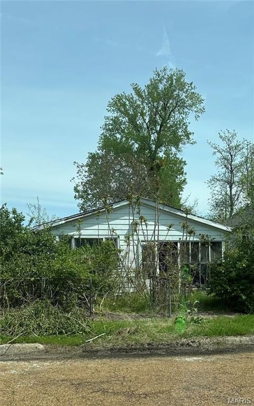 1225 Douglas St, Madison, IL, 62060-1123 | Card Image