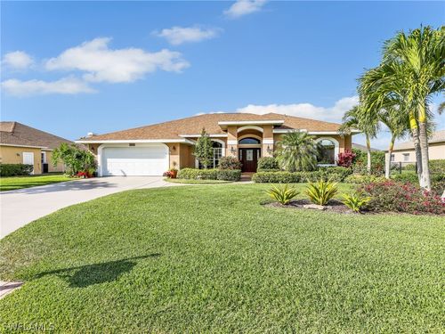 2033 Teagarden Ln, NAPLES, FL, 34110-1095 | Card Image