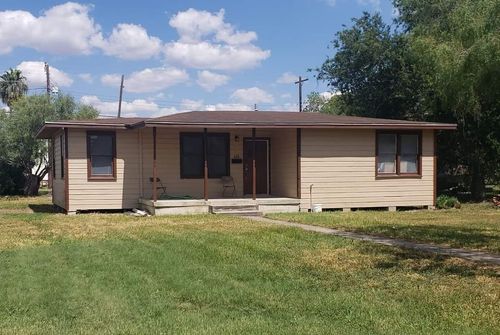 626 W Kenedy Ave, Kingsville, TX, 78363-5234 | Card Image