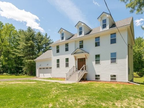 12 Willow St, Pepperell, MA, 01463-1201 | Card Image