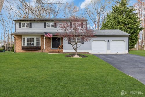 8 Queens Pl, Old Bridge, NJ, 08857-2616 | Card Image