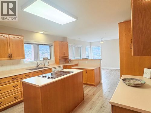 704-2245 Atkinson St, Penticton, BC, V2A8R7 | Card Image