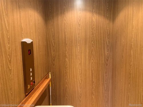 13065 White Oaks, Gaines, MI, 48436-9650 | Card Image