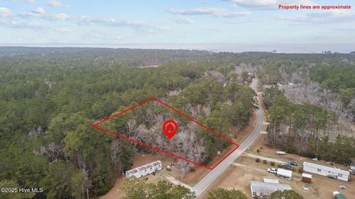 117 Deer Trl, Beaufort, NC, 28516-6637 | Card Image