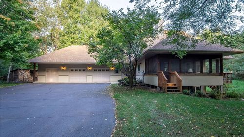 18753 67th Ave, Chippewa Falls, WI, 54729-6427 | Card Image