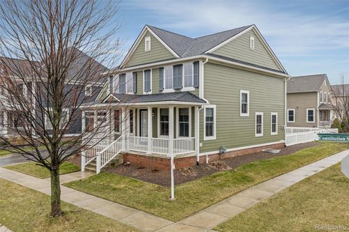 724 Constitution St, Canton, MI, 48188-3438 | Card Image