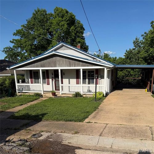 217 Donnelly St, De Soto, MO, 63020-1023 | Card Image