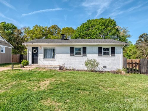 2326 Mason St, Shelby, NC, 28150-2901 | Card Image