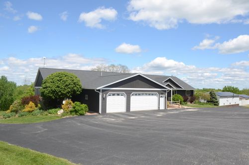 34506 Pleasant Point Dr, WINONA, MN, 55987-5712 | Card Image