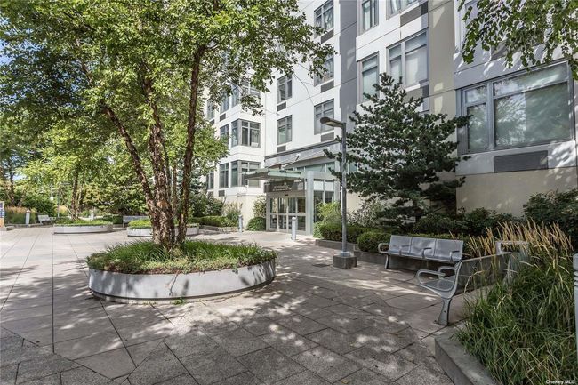 APT-1806 - 40 College Point Blvd, Condo with 2 bedrooms, 2 bathrooms and null parking in Flushing NY | Image 18