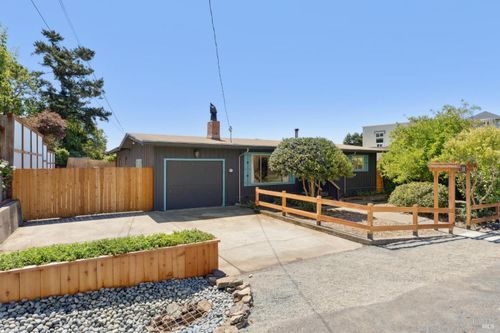 10 Lorraine Ave, Point Reyes Station, CA, 94956 | Card Image