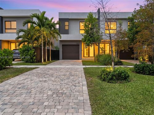 307 Sw 10th St, Fort Lauderdale, FL, 33315-1213 | Card Image