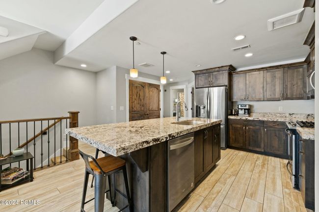 13579 N Hillclimb Ln, Condo with 3 bedrooms, 3 bathrooms and null parking in Kamas UT | Image 4