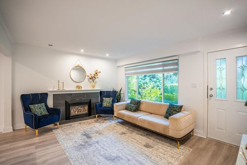20955 118 Ave, Maple Ridge, BC, V2X2M6 | Card Image