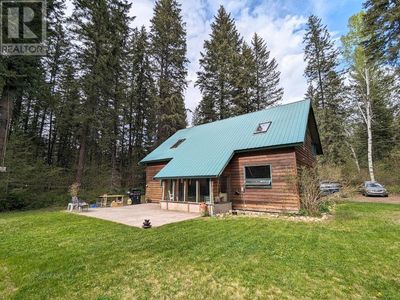 5862 Paradise Valley Rd, House other with 3 bedrooms, 2 bathrooms and null parking in Winlaw BC | Image 1