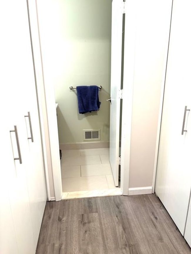 UNIT-82 - 32080 Grand River Ave, Condo with 2 bedrooms, 2 bathrooms and null parking in Farmington MI | Image 11