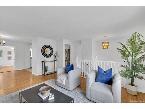 10093 W Maryland Dr, Lakewood, CO, 80232-5050 | Card Image