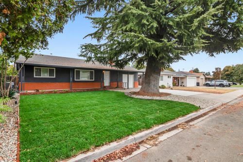 1204 Maple Dr, Oakdale, CA, 95361-2814 | Card Image