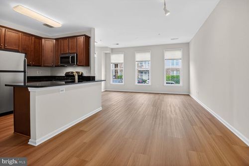 24690 Byrne Meadow Sq, ALDIE, VA, 20105-5671 | Card Image