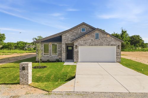 12741 Post Oak Circle, Marietta, OK, 73448 | Card Image