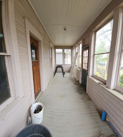 Front porch | Image 2